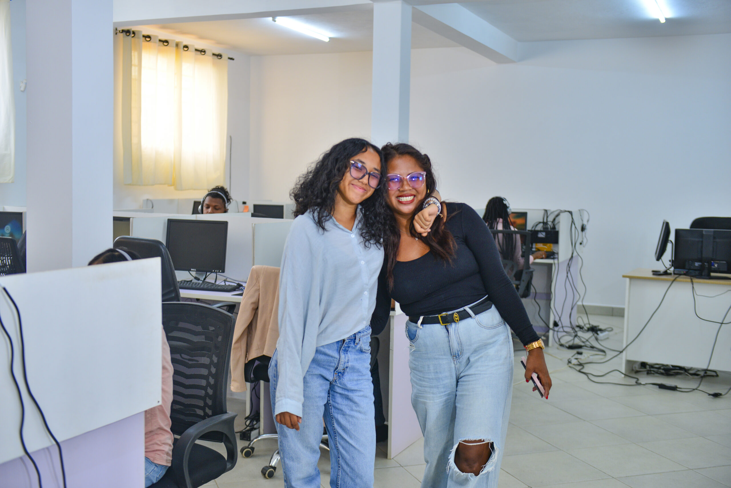 Assistant de direction externalisé AZMG-Solutions a son poste, Antananarivo